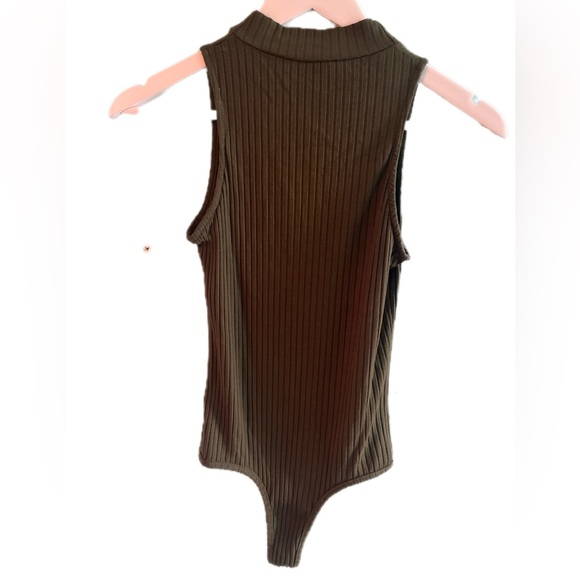 🌸BODYSUIT 🌸 - Picture 2 of 4